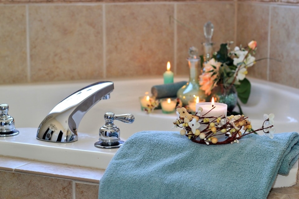 Neumond Ritual Utensilien - Entspanne Dich mit einem Neumond-Bad